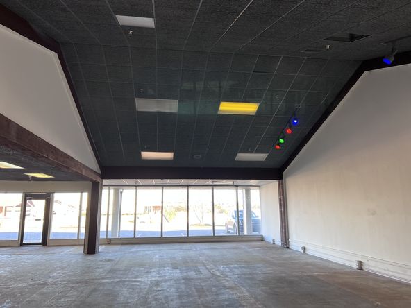 Boardwalk Village RESTAURANT OR RETAIL 3812 Central Avenue up to 10,000 Square Feet: 3810 Central Ave, Hot Springs, AR 71913